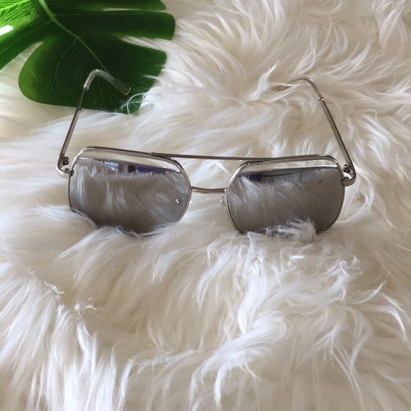 Teardrop Oversized Sunglasses - Picture 5 of 8